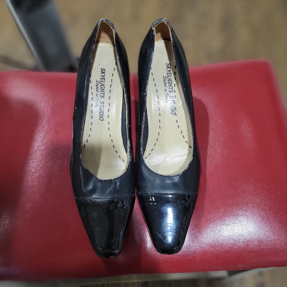 Skyelights Studio Black Pumps